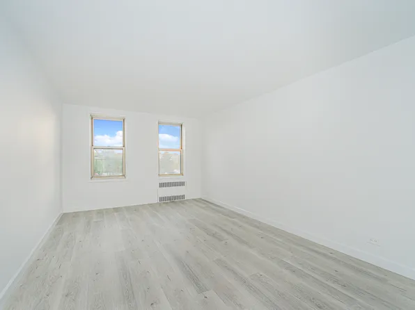 221 Mcdonald Avenue image 8 of 13