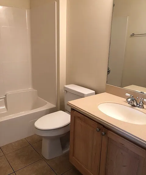 2610 Avondale Ct — Photo 12