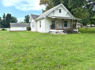 407 E 5th St, Shelbyville, MO 63469