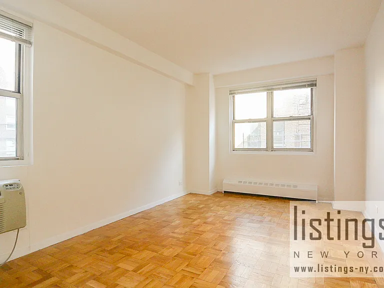 79 W 12th St #7A — Photo 17