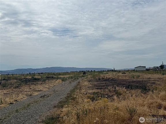 4th image of 152 Green Acres Road