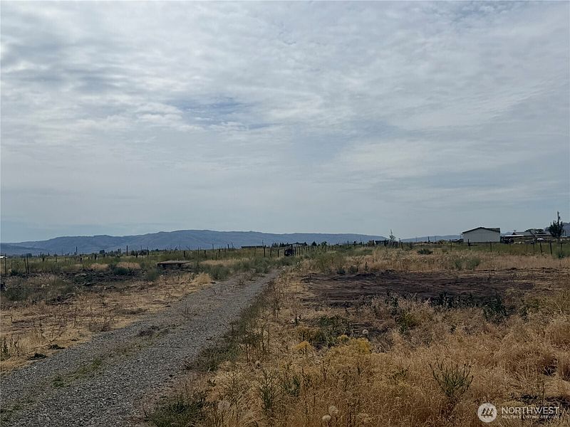 4th image of 152 Green Acres Road