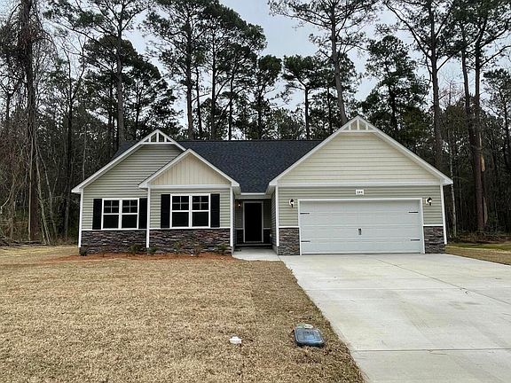 3rd image of 644 Walnut Dr