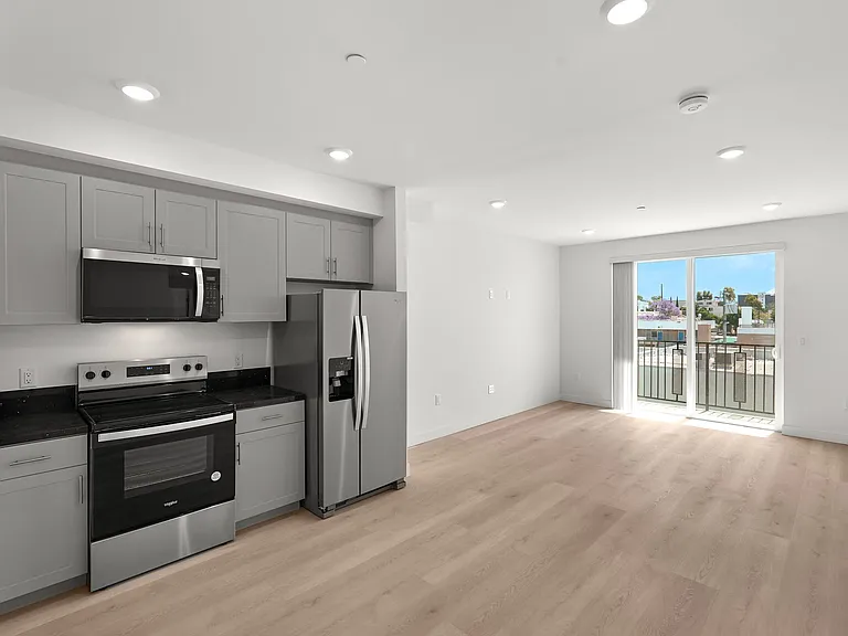 The Rosenell — Photo 121