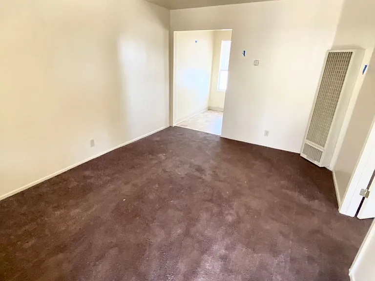 1319 Wilson Ave — Photo 5