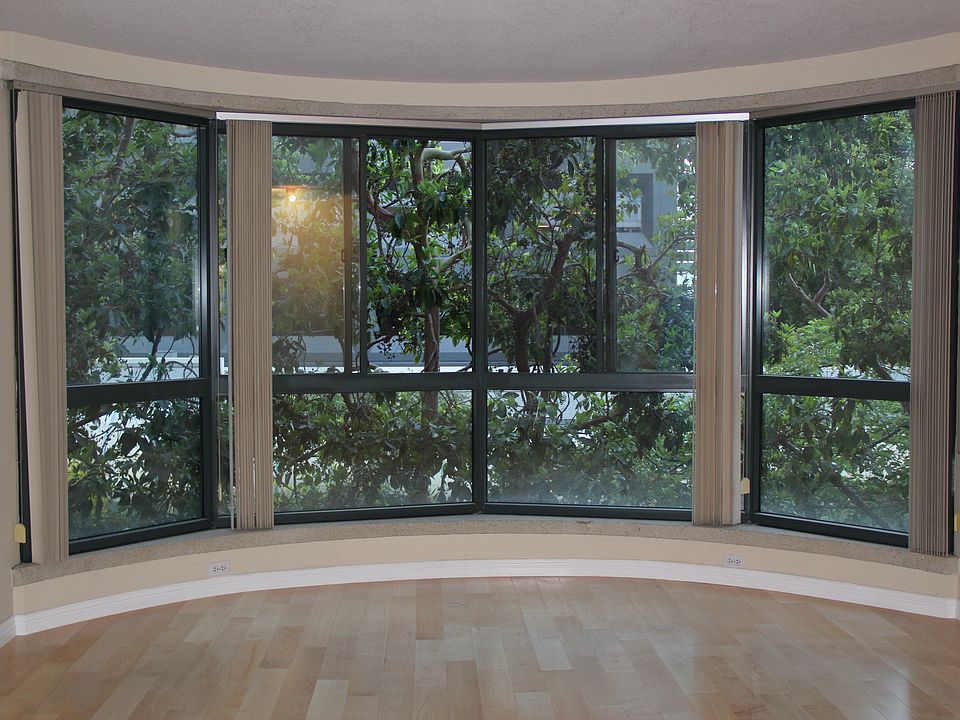 1st image of 300 3rd St APT 514