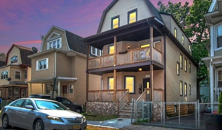 242 S Burnet St — Photo 22