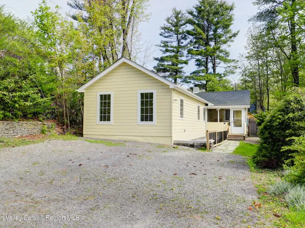 11 Library Lane, Woodstock, NY 12498