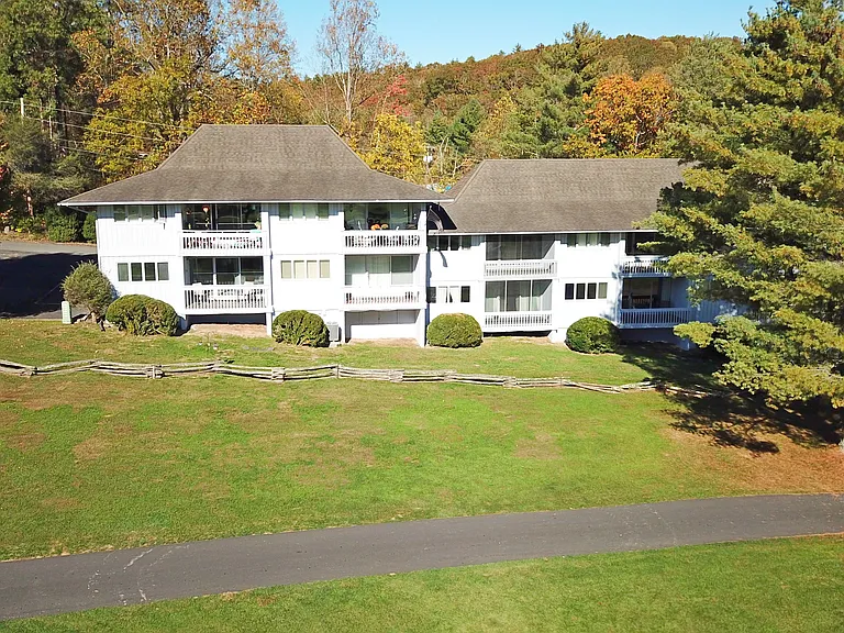 145 Fairway Ln #G — Photo 11