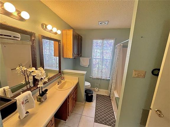 5th image of 3520 Wall Blvd APT 3