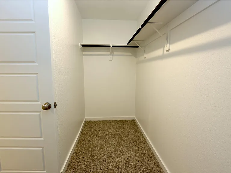 6686 Lahna Oak Dr — Photo 9