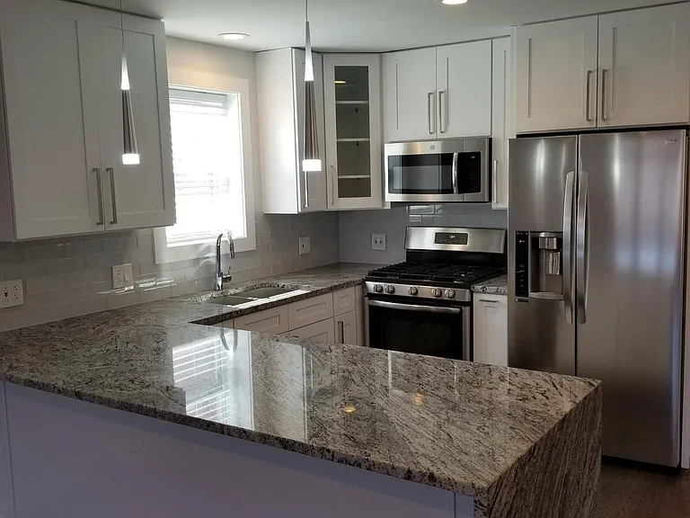 6726 N Artesian Ave #2 — Photo 12