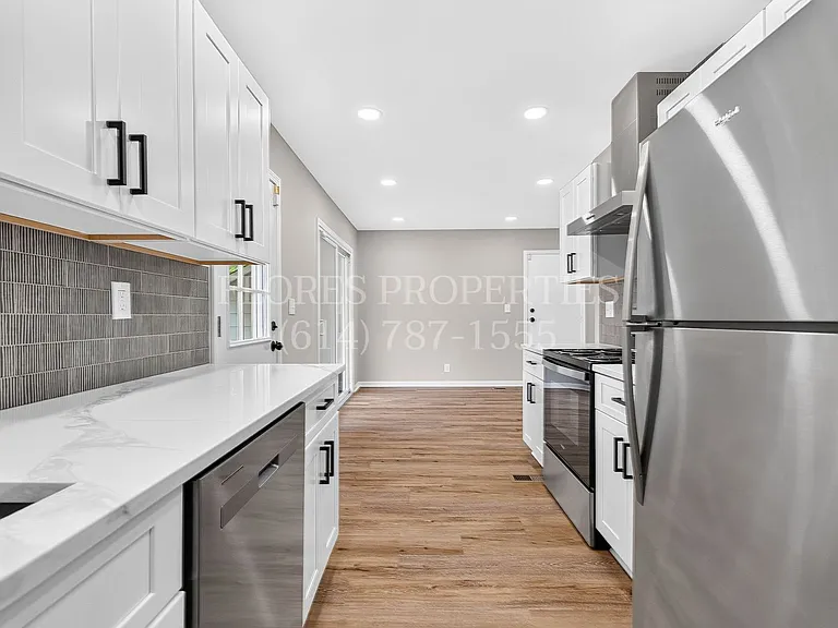 1300 Evaline Dr — Photo 25