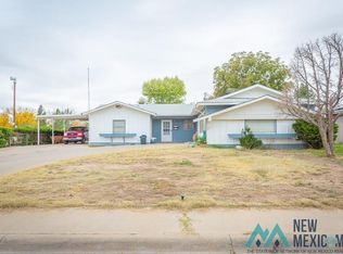 3300 Trailing Heart Rd, Roswell, NM 88201