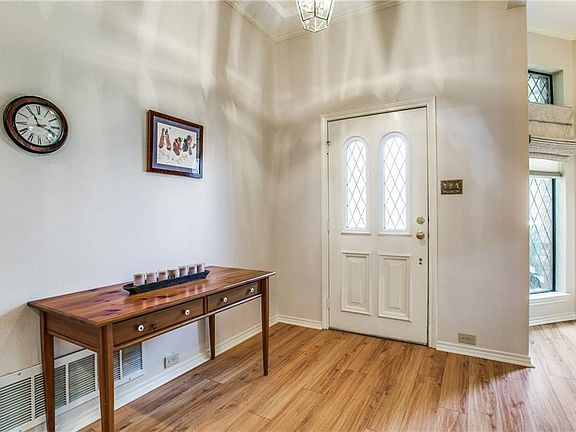 4th image of 124 Mesquitewood St