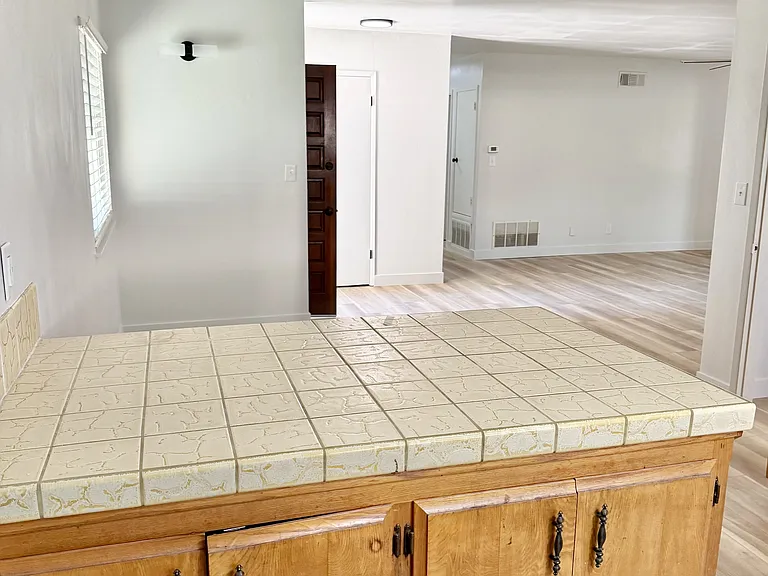 3636 W Tulare Ave — Photo 14