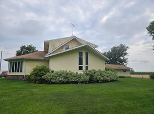 1890 T Rd, Central City, NE 68826