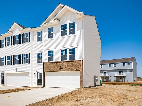 3rd image of 132 Weeping Willow Ln