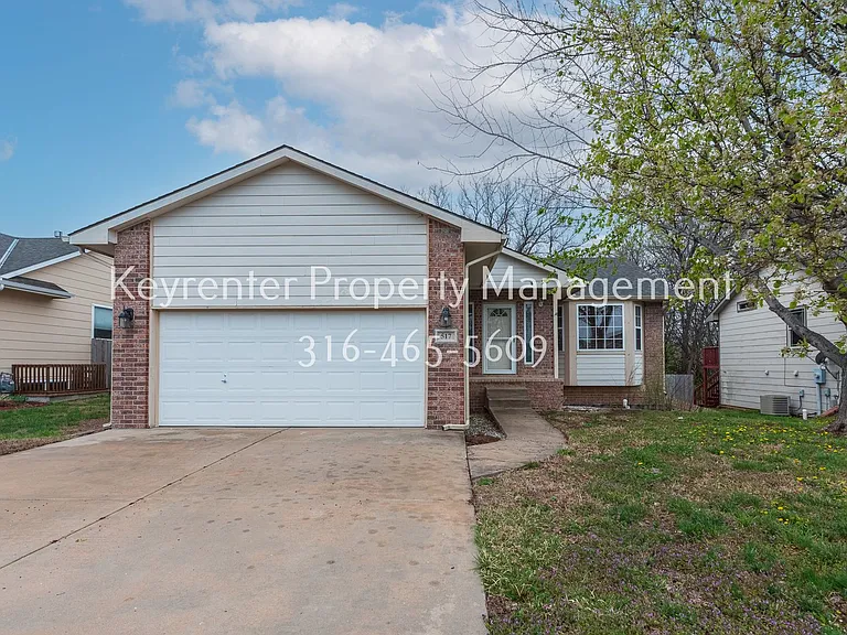 517 E Minneha Ave — Photo 1