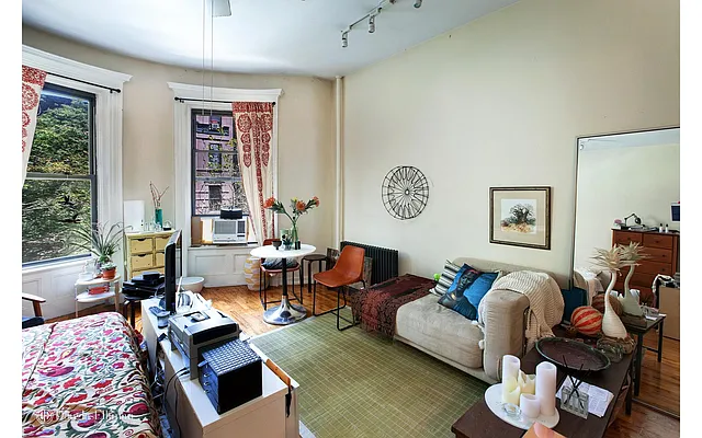 Rented by Douglas Elliman | media 12