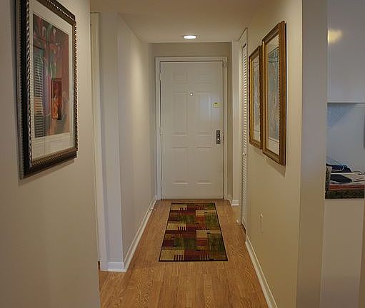 3rd image of 520 SE 12th St APT 303