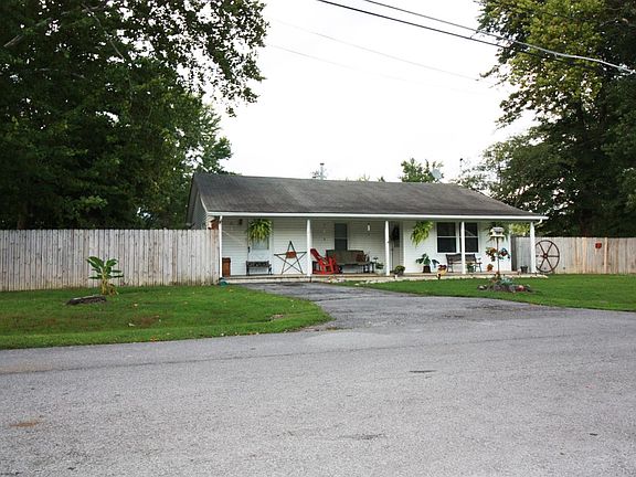 3rd image of 150 9th Ave