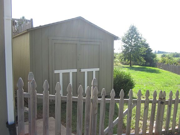 3rd image of 5834 Meadowlark Dr