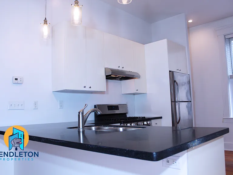 514 E 12th St #3 — Photo 20