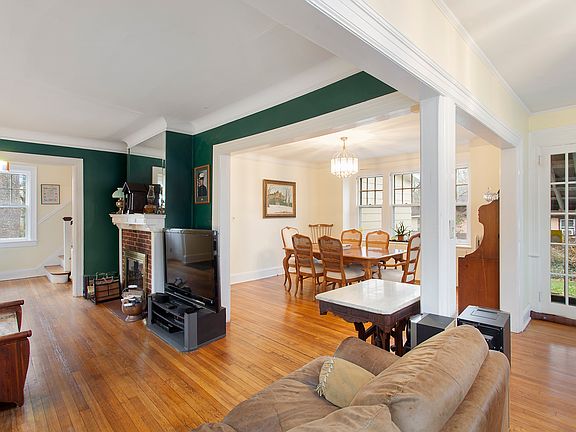 4th image of 336 Hillside Ave