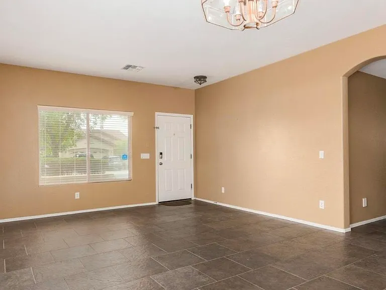 14586 W Mauna Loa Ln — Photo 22