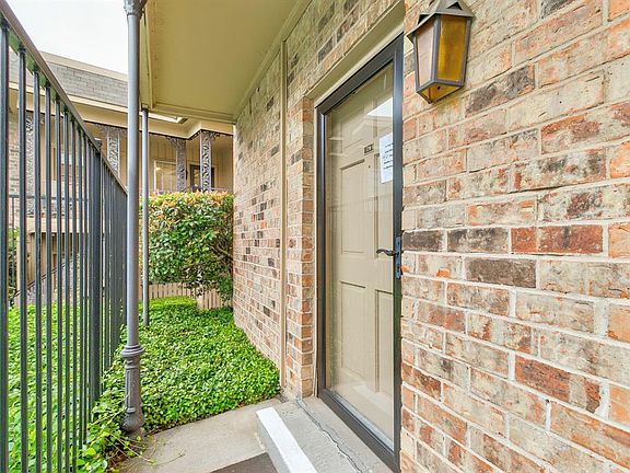2nd image of 4401 Bellaire Dr S APT 126S