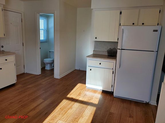 5th image of 5621 Eastern Ave SE