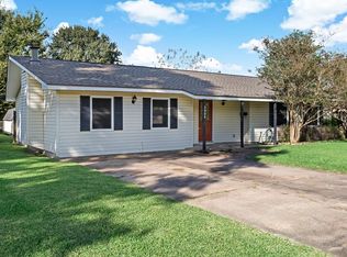 2908 W Atlanta Dr, Nederland, TX 77627