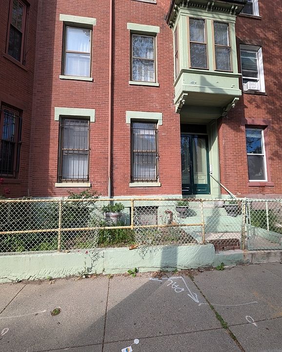 2nd image of 239 Northampton St