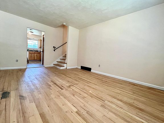 4th image of 1712 W 36th St
