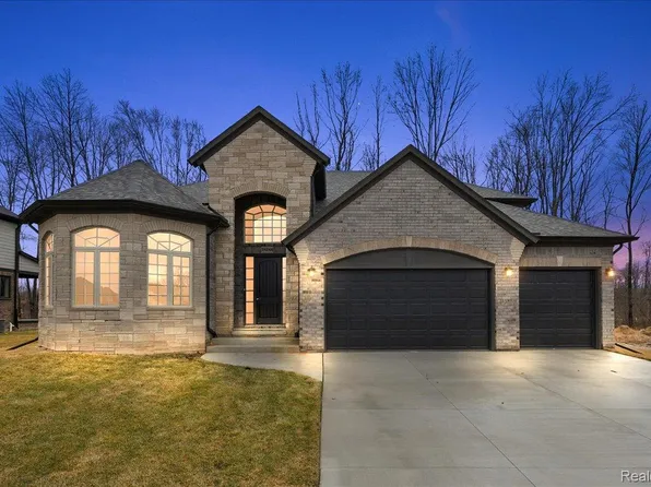 24244 Tullymore Dr, Macomb, MI 48042