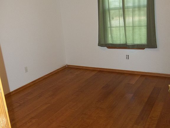 master bed fits a king bed