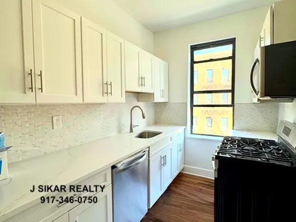 313 Brightwater Court image 2 of 15