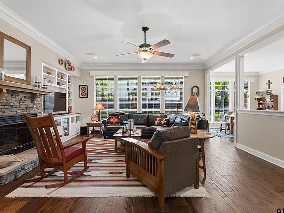 4th image of 3407 Storey Lake Dr