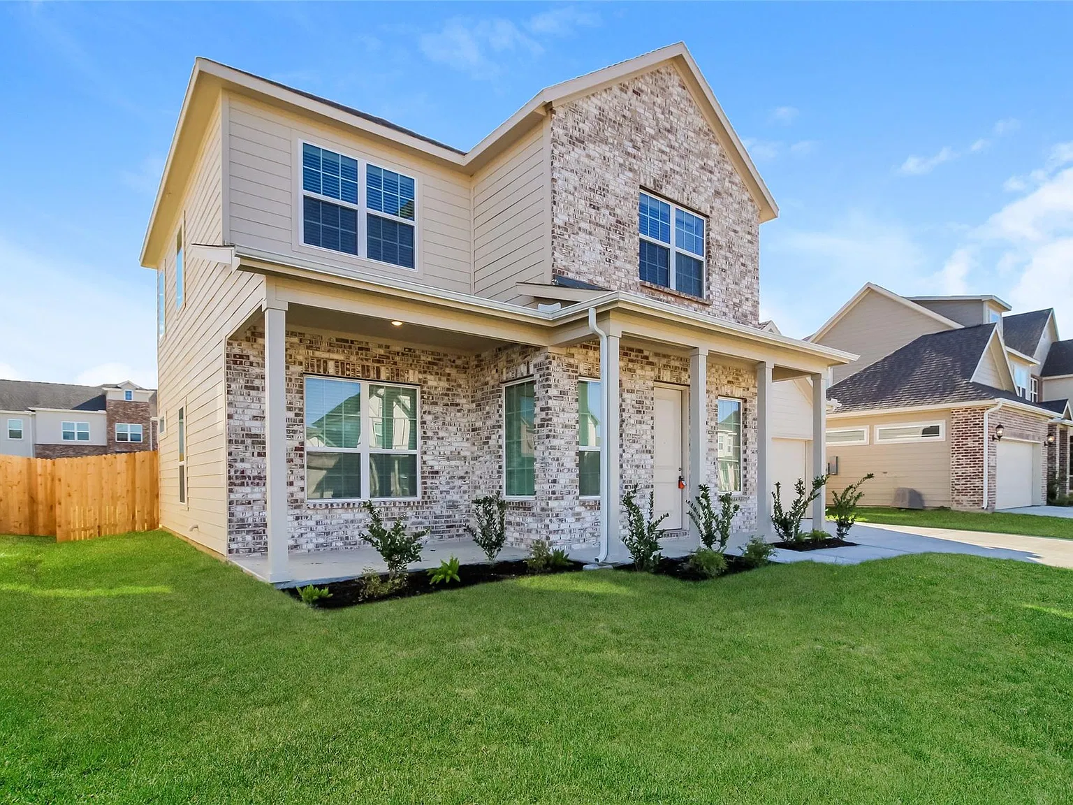 4 bed, 3.5 bath, 1843 sqft, $2,399 — Photo 2