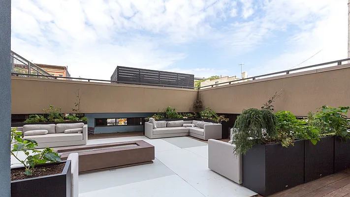 Rented by Nooklyn NYC LLC | media 38