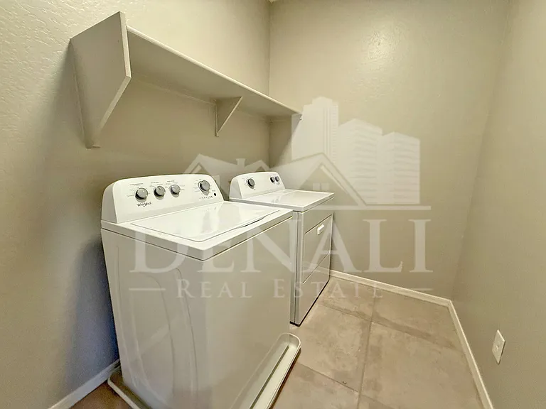 731 W Winchester Dr — Photo 24