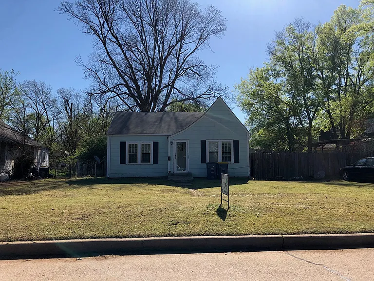 131 S Lewis St — Photo 10