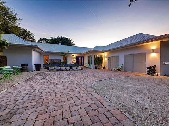 3rd image of 703 Tropical Cir