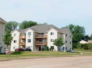 641 E 46th St #A, Davenport, IA 52806