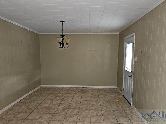 4th image of 1231 Columbus Ave