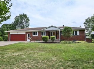 10 Cross Creek Ln, Rochester, NY 14616