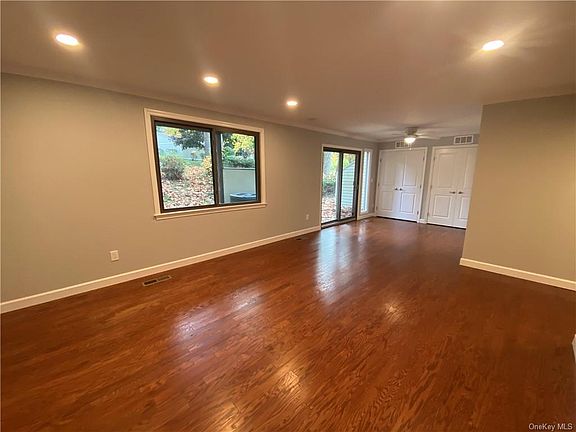 5th image of 45 Jefferson Oval APT A