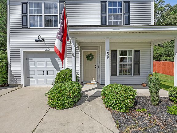 2nd image of 209 Arbor Falls Dr