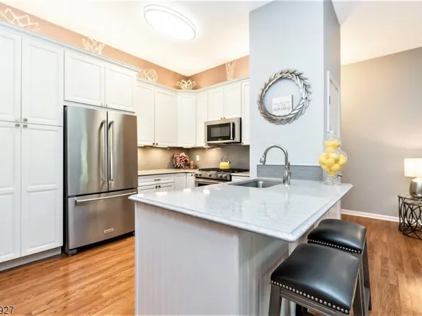 632 Honeybrook Circle, Lopatcong Twp., NJ 08886